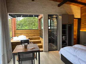 High-end cabin, hot tub and river view - Image 4