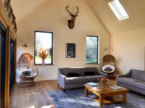 The Beekeepers Barn - Image 2