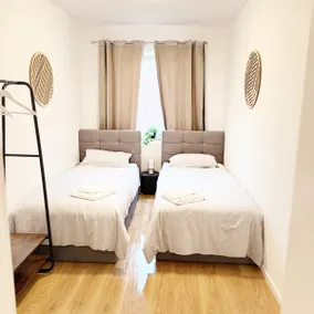 Feel-good apartment with balcony, Netflix & games - Image 5