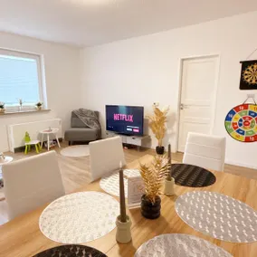 Feel-good apartment with balcony, Netflix & games - Image 3