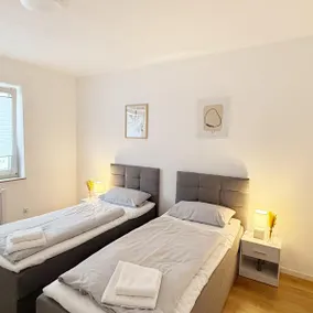 Feel-good apartment with balcony, Netflix & games - Image 4