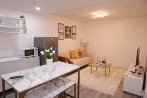 Minimalist Suite in Regina - Image 5