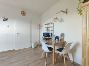 Luxurious room with bathroom in a quiet location - Image 2