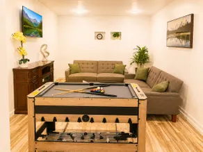 Spacious 3BR Retreat w/ Game table Near I-35/F1/DT - Image 3