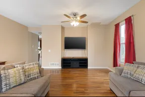 5 Bedroom 4 Bathroom House - Image 3