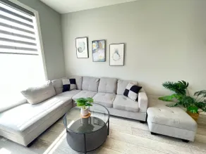 New open-space,3 bedrooms, AC home in NW Calgary - Image 3