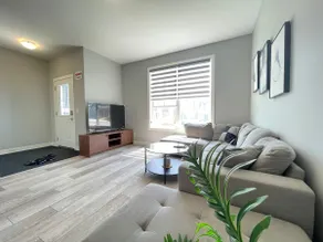 New open-space,3 bedrooms, AC home in NW Calgary - Image 4