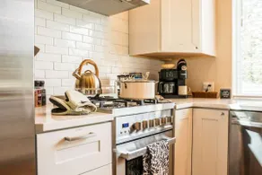 Fireplace, EV Charger, Parking, Coffee - Image 5