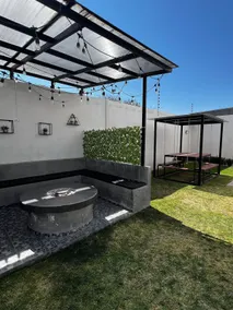 Pedregal del Río garden pool - Image 4
