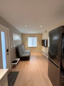 Cozy Private Coach House | 15 Mins to Downtown - Image 3