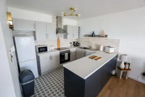 Tranquil Tides Oceanfront apartment Carrickfergus - Image 3