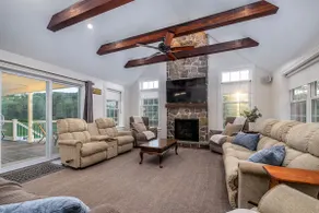 Family Getaway in Breezewood with AC and Wi-Fi - Image 3