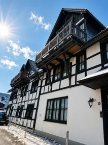 Centrally located above the rooftops of Willingen - Image 4
