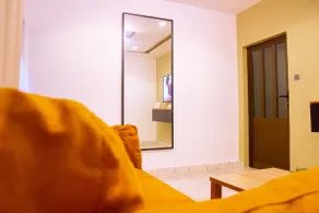 Ideal cocoon close to the sea and the airport - Image 5