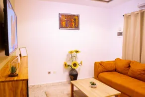 Ideal cocoon close to the sea and the airport - Image 3