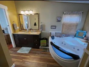 ”Coastah Gem” w/Jacuzzi/Grill/Firepit/Fenced Yard - Image 4