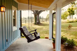 Peony Place renovated farmhouse in horse country - Image 4