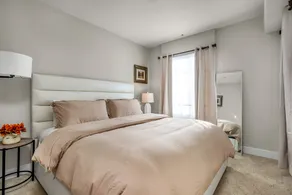 2 Master Beds - Resort Style by UCLA - Image 3