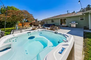 Redwood Coast Retreat - Image 3
