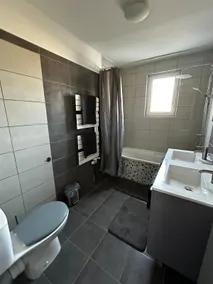 Charming Townhouse - Image 4