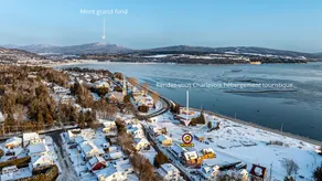 Cozy, stunning views of the river - Image 5