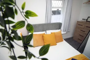 Comfortable 2 Bed Home | Sleeps 4 • City Access - Image 4