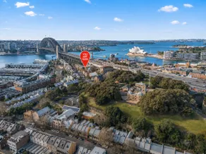 Light Filled Harbour Bridge Retreat - Image 5