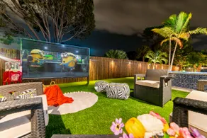 Grand Villa, Heated Pool, Spa, Games, Beach Nearby - Image 3