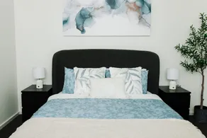 Little Luxe Retreat - Image 3