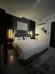 511|WB | Cozy stay | Prime Location - Image 4