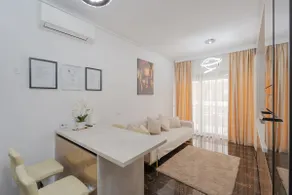 Adela & Robert Home cu piscină și parcare privată - Image 3