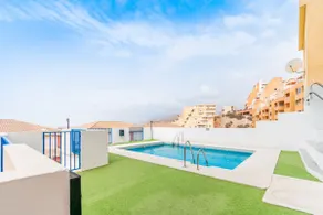 Apartment with pool - Image 2