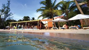 Great location, Mins from Beach - Image 2