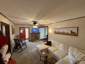 Cozy Corner Cottage - 4 Bed/2 Bath No Cleaning Fee - Image 2