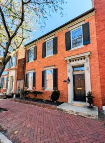 Gilded Age Getaway: sleeps 6, free garage parking - Image 3
