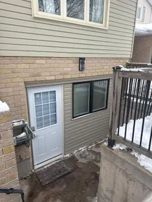 Bsmt studio apartment with separate entry - Image 2