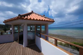R プール6 BR 5 toilets next to beach 砂浜歩き20秒、恩納の駅の近く - Image 3
