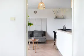 Nice 2-bedroom with terrace and parking - Image 5