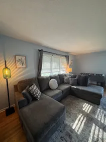 Charming Liberty Farmhouse! - Image 3