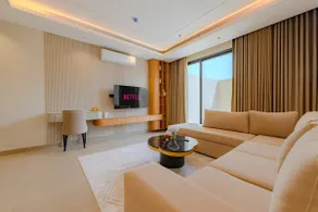 Spacious Luxury Studio | Free Gym + Near Metro - Image 2