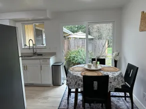 Eugene Escape | Close to Airport & Peaceful - Image 4