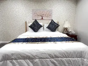 Newly Remodeled 3b Townhouse in Rogers Park - Image 3