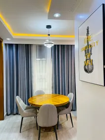 Stylish Home with Airport View - Image 3