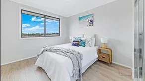 Center of Rouse Hill house with back yd - Image 3