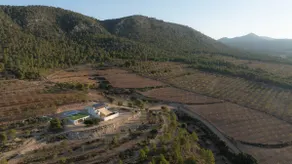 Rural Masía with 6 Bedrooms | Nature & Fireplace - Image 4