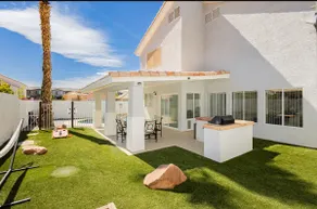 Your Perfect Las Vegas Getaway with Private Pool - Image 4