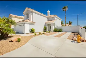 Your Perfect Las Vegas Getaway with Private Pool - Image 3