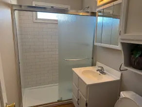 Fast WiFi Spacious NO Cleaning Fee Laundry - Image 5