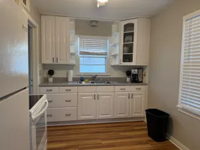 Fast WiFi Spacious NO Cleaning Fee Laundry - Image 3