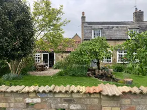 Cambridge one double bedroom cottage sleeps 3 - Image 3
